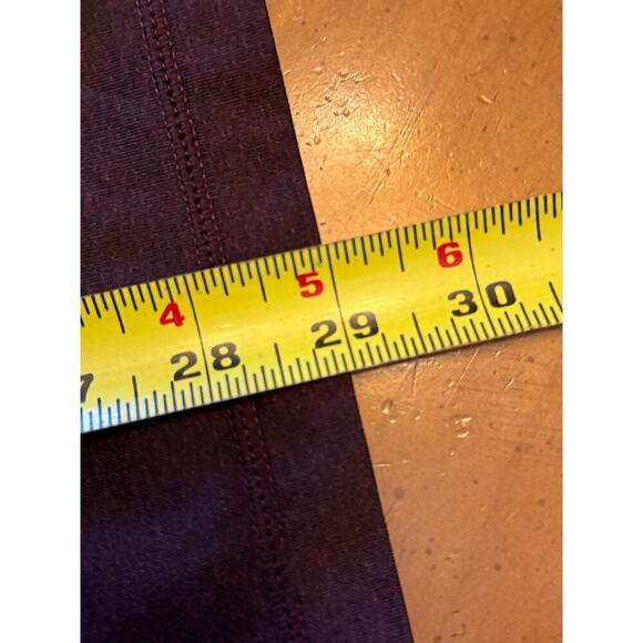 Vuori Tradewind Pocket Performance Tee Shirt Athletic Fit Burgundy Size XL - Picture 8 of 9